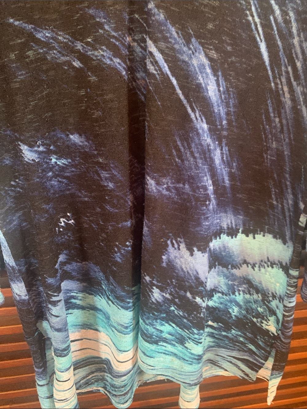 Blue Black Wave-Print V-Neck Top - Picture 2 of 8